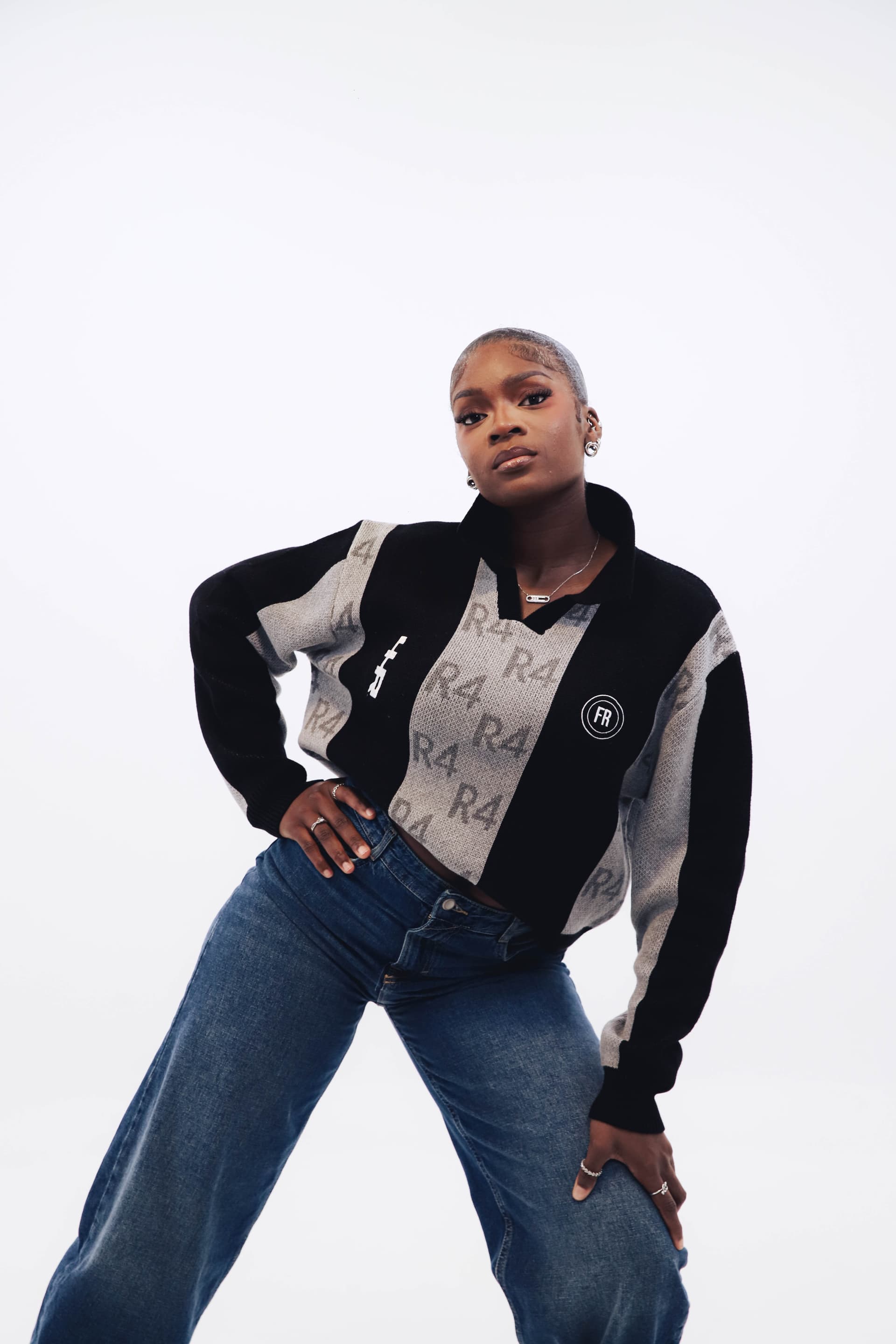 POLO OVERSIZE CROP BLACK – L’ESSENTIEL REVISITÉ