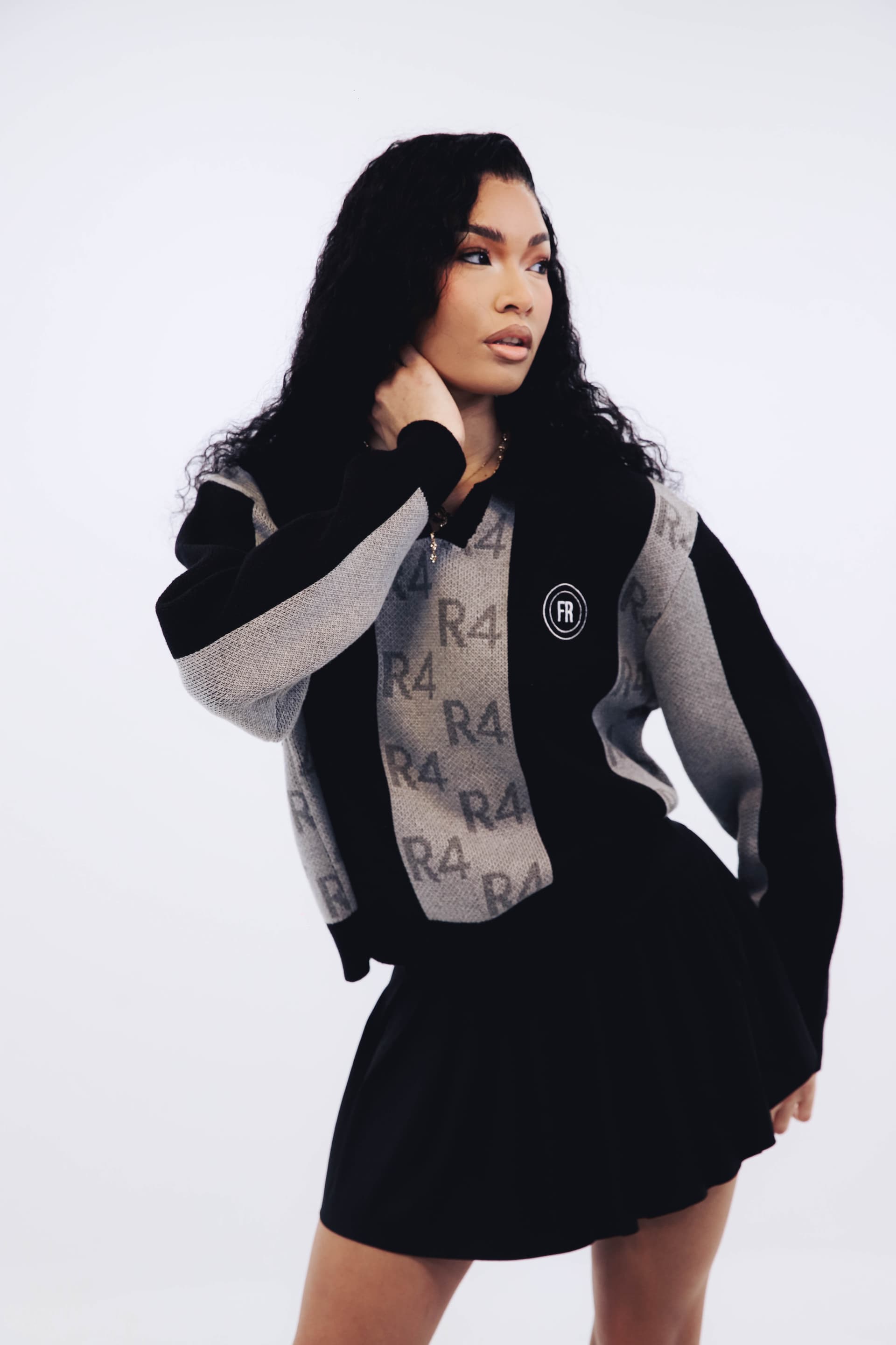 POLO OVERSIZE CROP BLACK – L’ESSENTIEL REVISITÉ