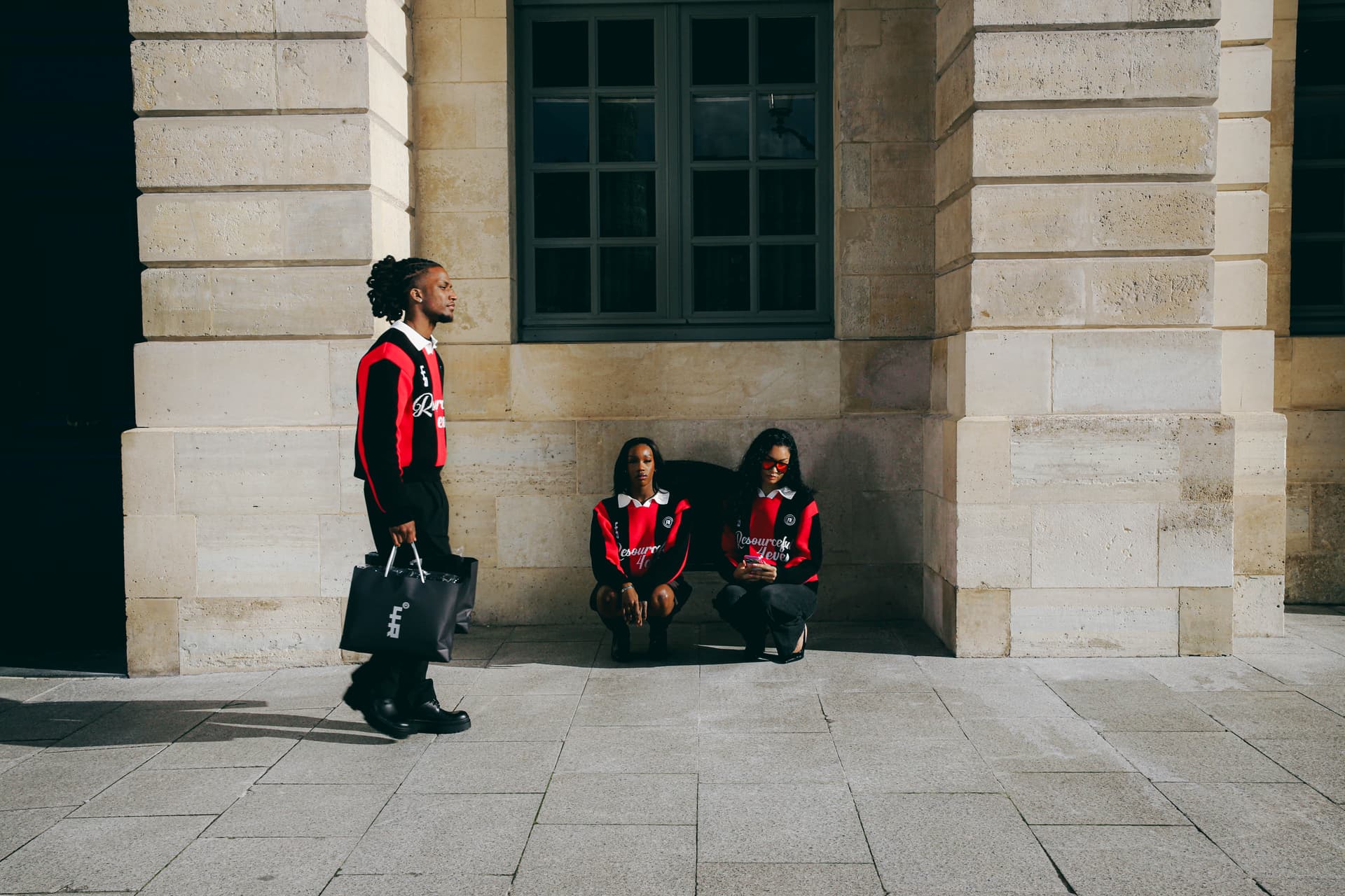 POLO OVERSIZE CROP RED – L’ESSENTIEL REVISITÉ